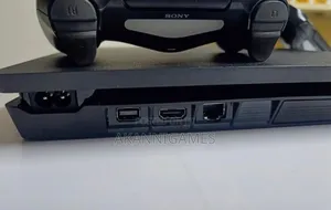 Playstation 4 ( 10 Games ) With 2 Wireless Controllers
