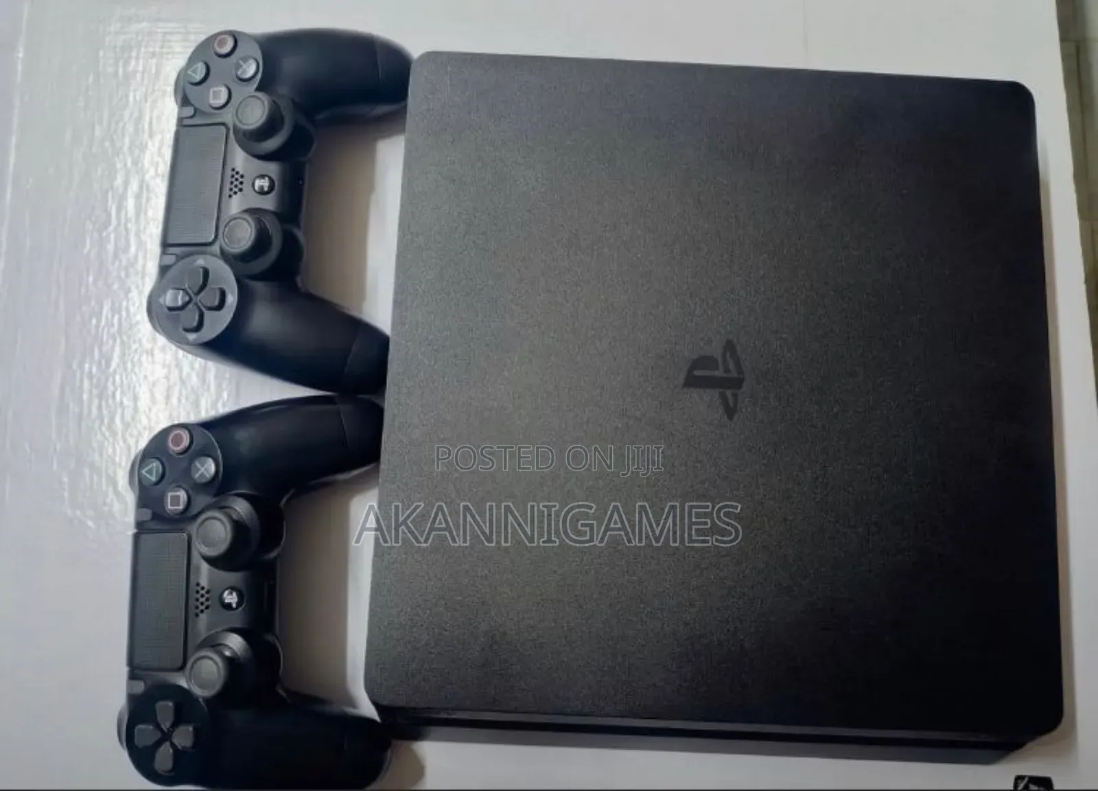 Playstation 4 ( 10 Games ) With 2 Wireless Controllers