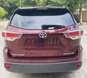 Toyota Highlander 2015 Red