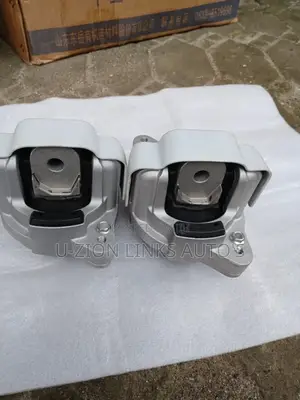 Engine Seating or Mounting Porsche Macan