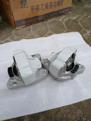 Engine Seating or Mounting Porsche Macan