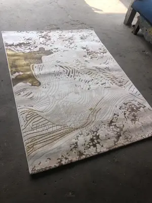Original Turkey Product of 6by6 Center Rug