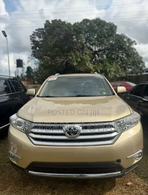Toyota Highlander 2012 Gold