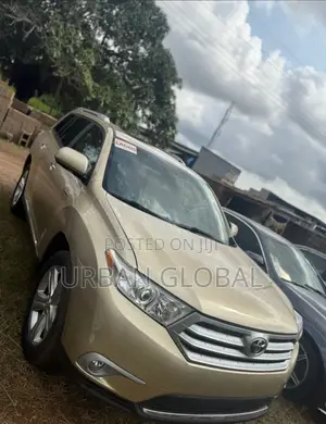 Toyota Highlander 2012 Gold