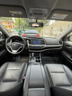 Toyota Highlander XLE 4dr SUV AWD (3.5L 6cyl 6A) 2015 Black