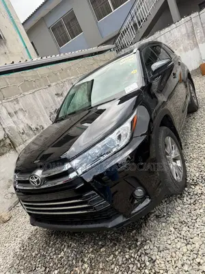 Toyota Highlander XLE 4dr SUV AWD (3.5L 6cyl 6A) 2015 Black