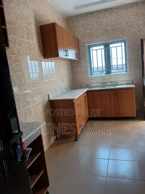 3bdrm Block of Flats in News Engineering, Dawaki for rent
