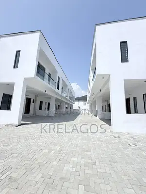 4bdrm Duplex in Orchid, Chevron for sale