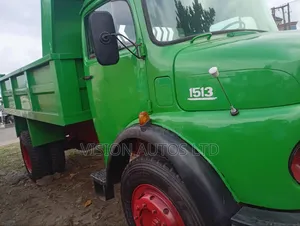 Mercedes-Benz 1990 Green