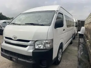 Toyota HiAce 2015 White