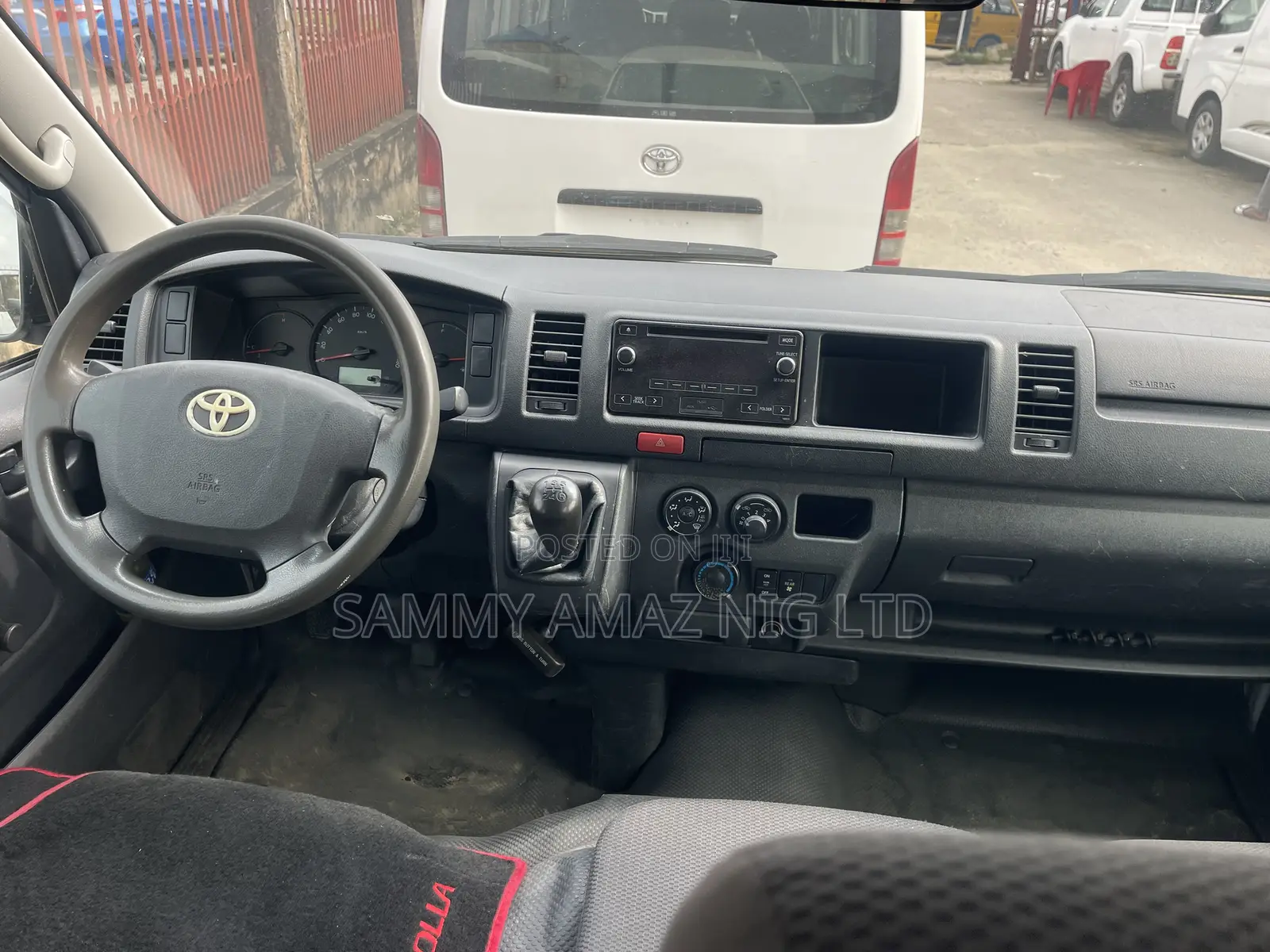 Toyota HiAce 2015 White