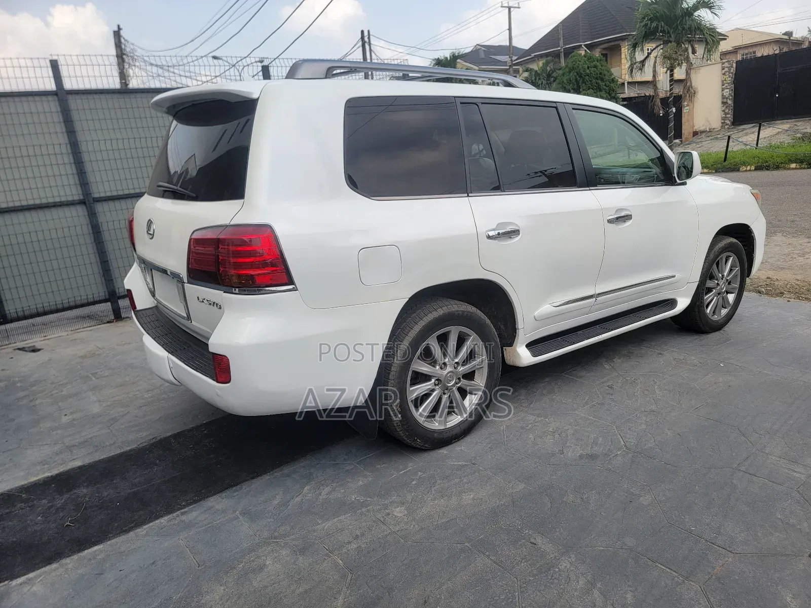 Lexus LX 570 2011 White