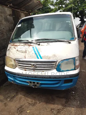 Toyota Haice Bus