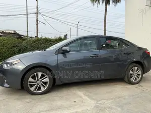 Toyota Corolla LE Premium 4dr Sedan (1.8L 4cyl CVT) 2015 Gray