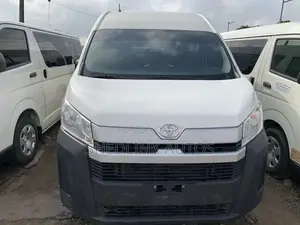 Toyota HiAce 2022 White