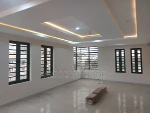 3bdrm Apartment in Ikeja Gra for rent