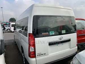 Toyota HiAce 2021 White
