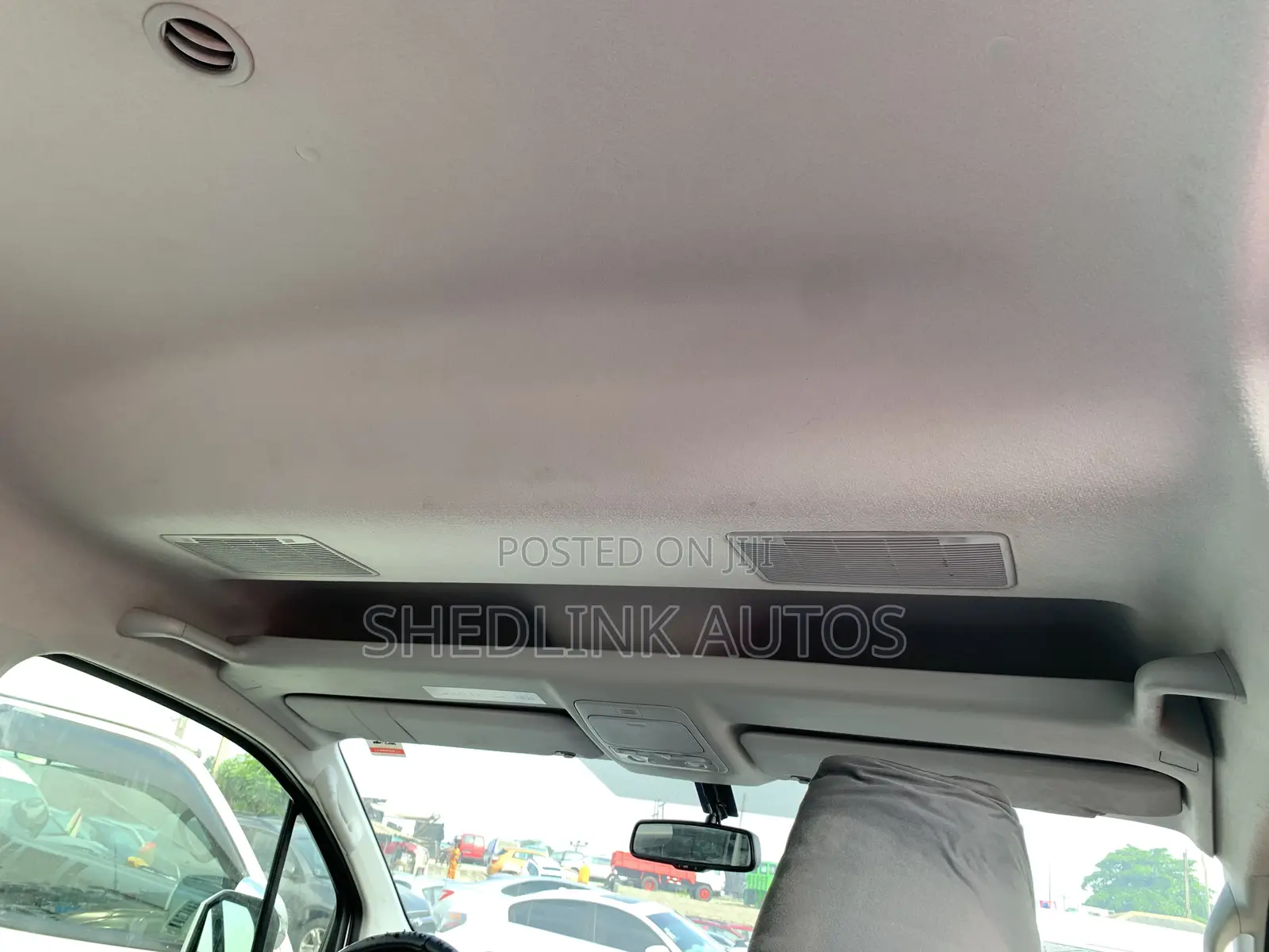 Toyota HiAce 2021 White