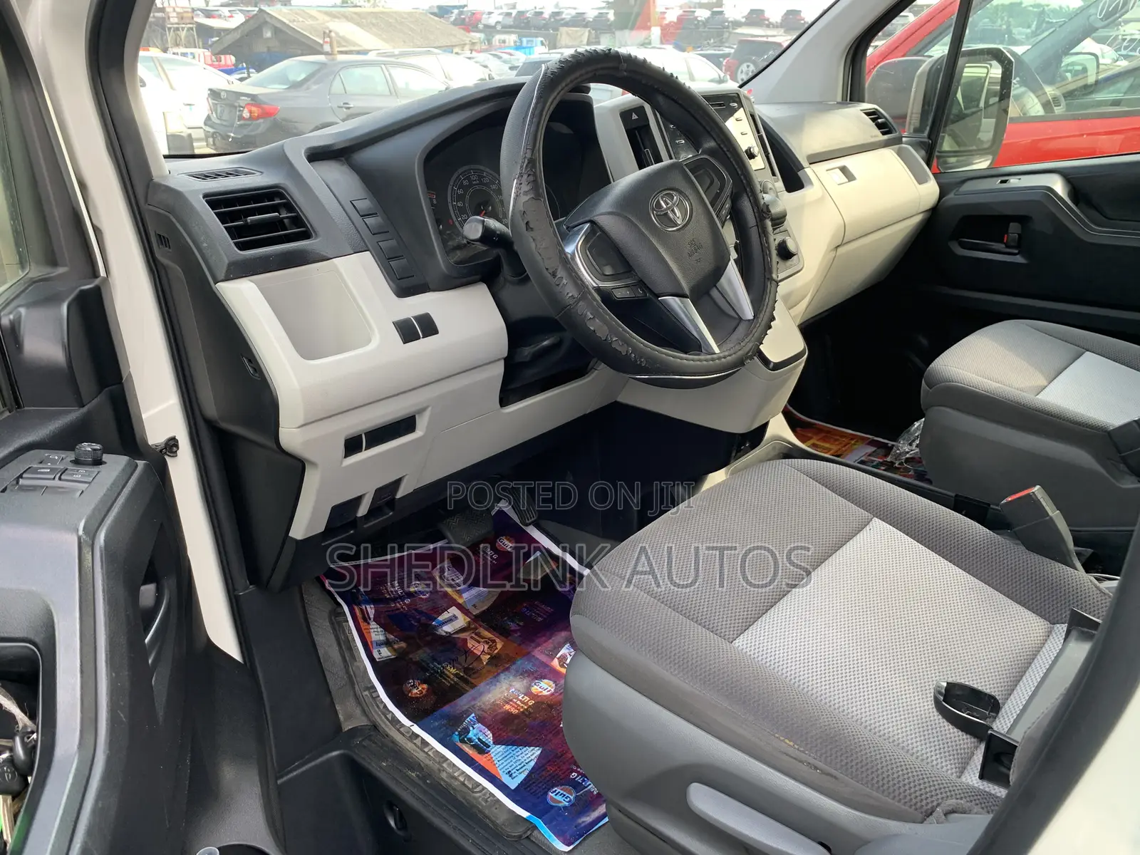 Toyota HiAce 2021 White