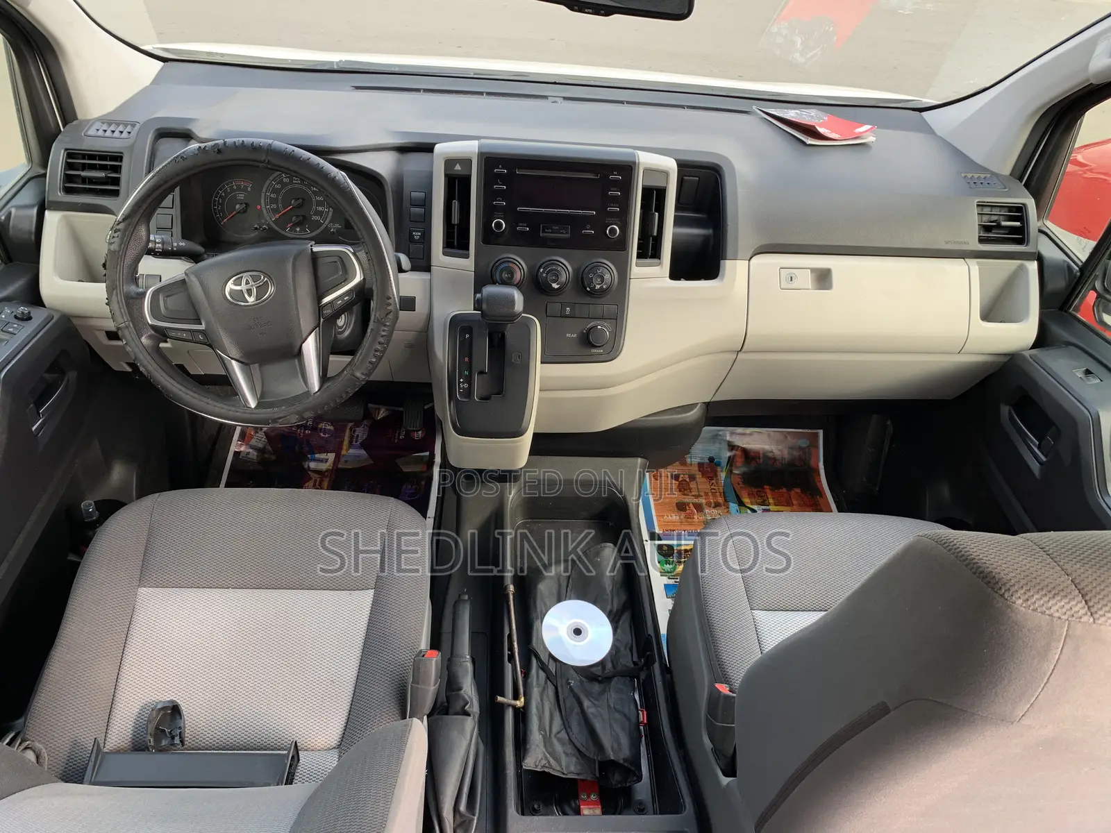 Toyota HiAce 2021 White