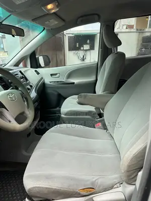 Toyota Sienna 2013 White