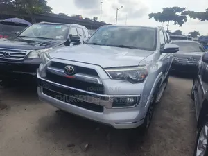 Toyota 4-Runner Limited 4dr SUV 4WD (4.0L 6cyl 5A) 2015 Silver