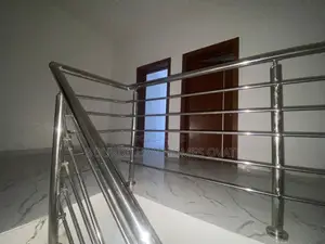 4bdrm Duplex in Harris Drive By Vgc for rent