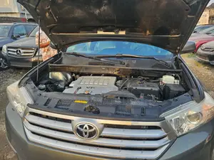 Toyota Highlander Limited 3.5l 4WD 2013 Green