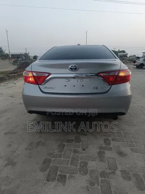 Toyota Camry XLE 4dr Sedan (2.5L 4cyl 6A) 2015 Silver