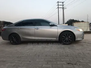Toyota Camry XLE 4dr Sedan (2.5L 4cyl 6A) 2015 Silver