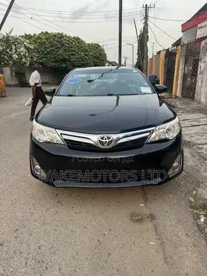 Toyota Camry XLE 4dr Sedan (2.5L 4cyl 6A) 2013 Black