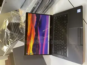 Laptop Dell Latitude 5300 16GB Intel Core i7 SSD 512GB