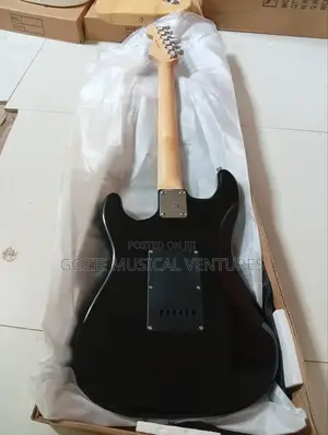 Squeir Fender Ander Stratocaster Electric Guitar