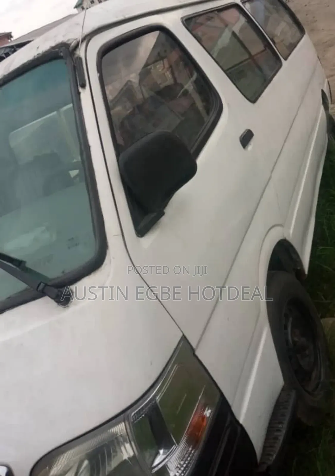 Toyota HiAce 2004 White