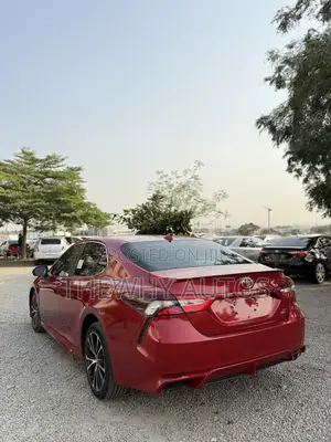 Toyota Camry SE (2.5L 4cyl 8A) 2019 Burgundy