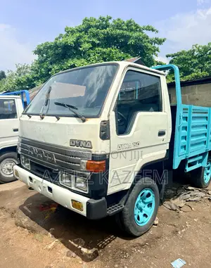 Toyota Dyna 150 Old Model Registered Truck Dropped Sided Bucket