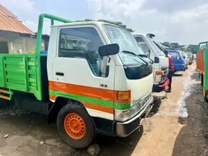 Toyota Dyna 100 Normal Hand 2000model 2.4litre Petrol Engine