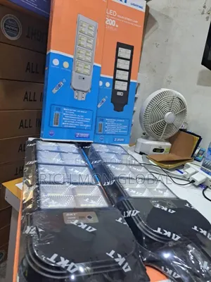 200w Akt Solar Street Light Available With Promo Price