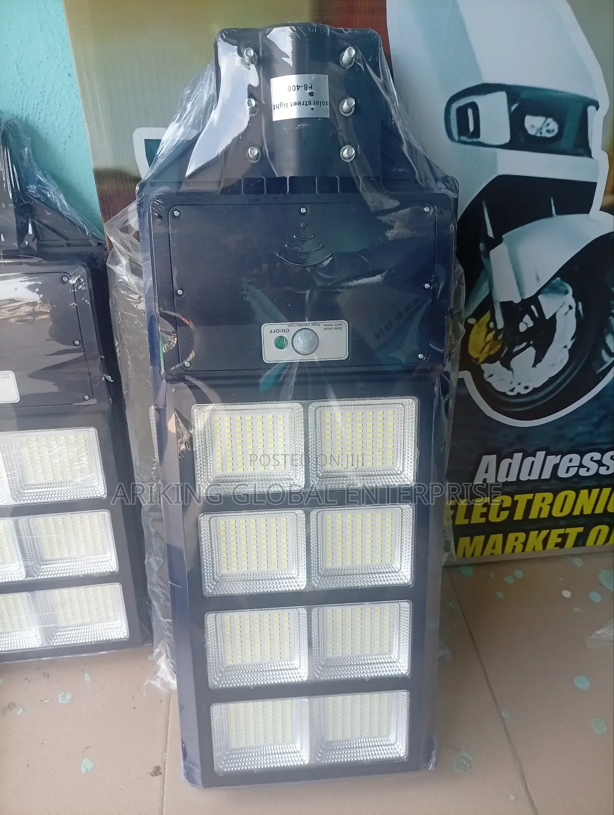 Brand New 400watts All in One Solar Light System