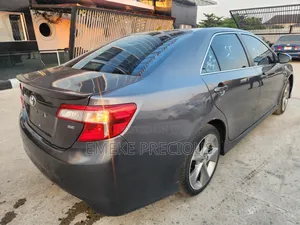 Toyota Camry SE Sport 4dr Sedan (2.5L 4cyl 6A) 2014 Gray