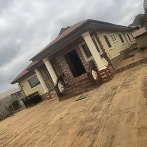 6bdrm Bungalow in Elewuro Estate, Akobo for sale