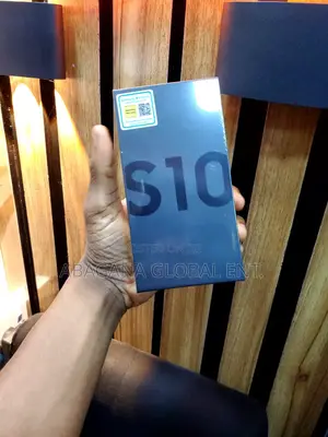 New Samsung Galaxy S10 128 GB Blue