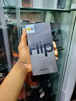 New Samsung Galaxy Z Flip4 128 GB Black