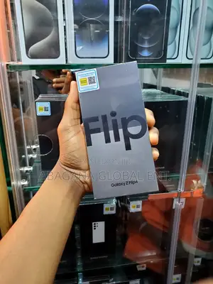 New Samsung Galaxy Z Flip4 128 GB Purple
