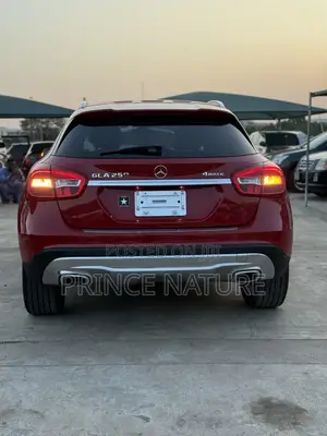 Mercedes-Benz GLA-Class 2017 Red