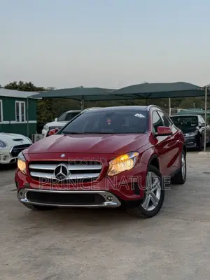 Mercedes-Benz GLA-Class 2017 Red