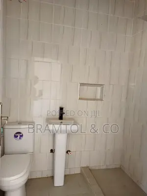3bdrm Block of Flats in Durumi for rent