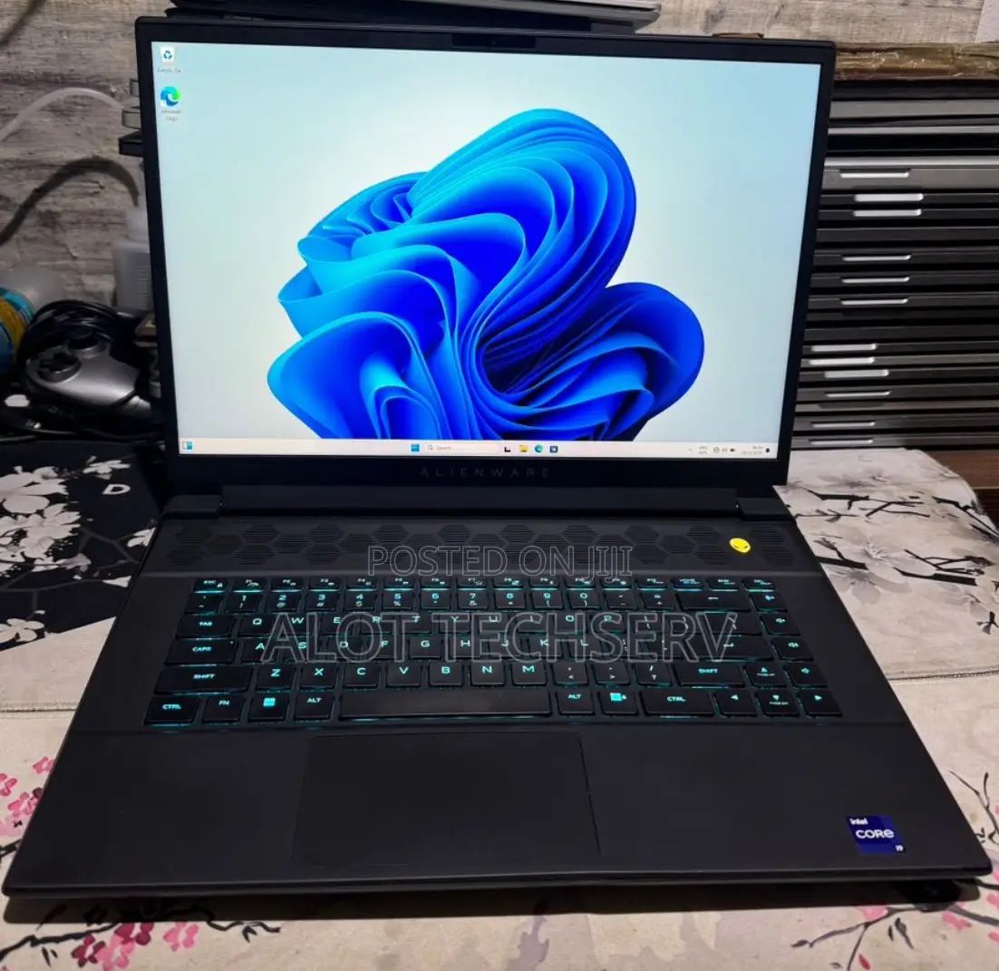 Laptop Dell Alienware M16 R1 32GB Intel Core i9 SSD 2T