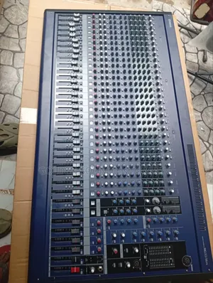 Professional Yamaha Mixer Mg32