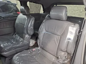 Toyota Sienna XLE Limited AWD 2006 Gold